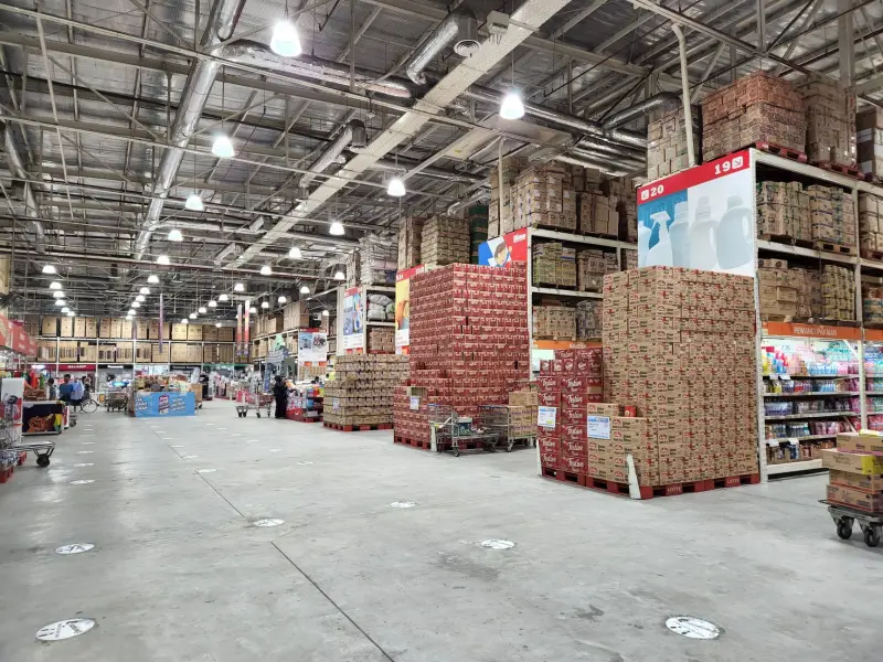 重庆品牌服装库存尾货折扣批发市场行情与选品风向分析正文配图 1