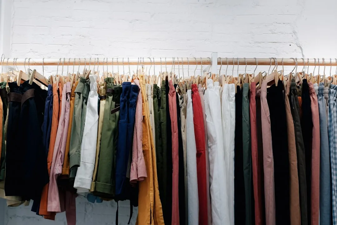 品牌服装库存尾货的供应链管理与品质筛选要点分析